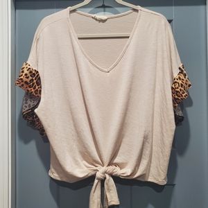 Short sleeve top